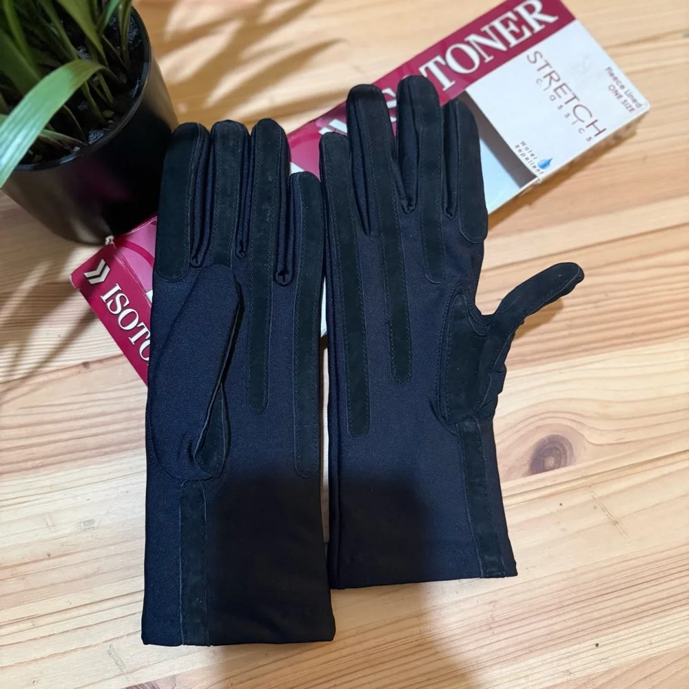 Isotoner Black Women’s Water Repellent Gloves